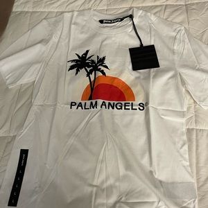 White palm angle t-shirts men great condition.
